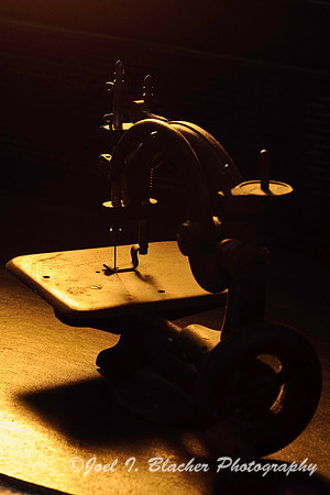 Antique Sewing Machine.jpg